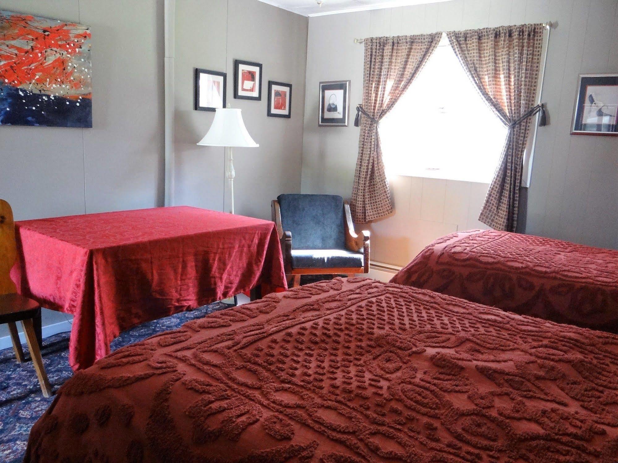 Blue Gentian Lodge At Magic Mountain Londonderry Экстерьер фото