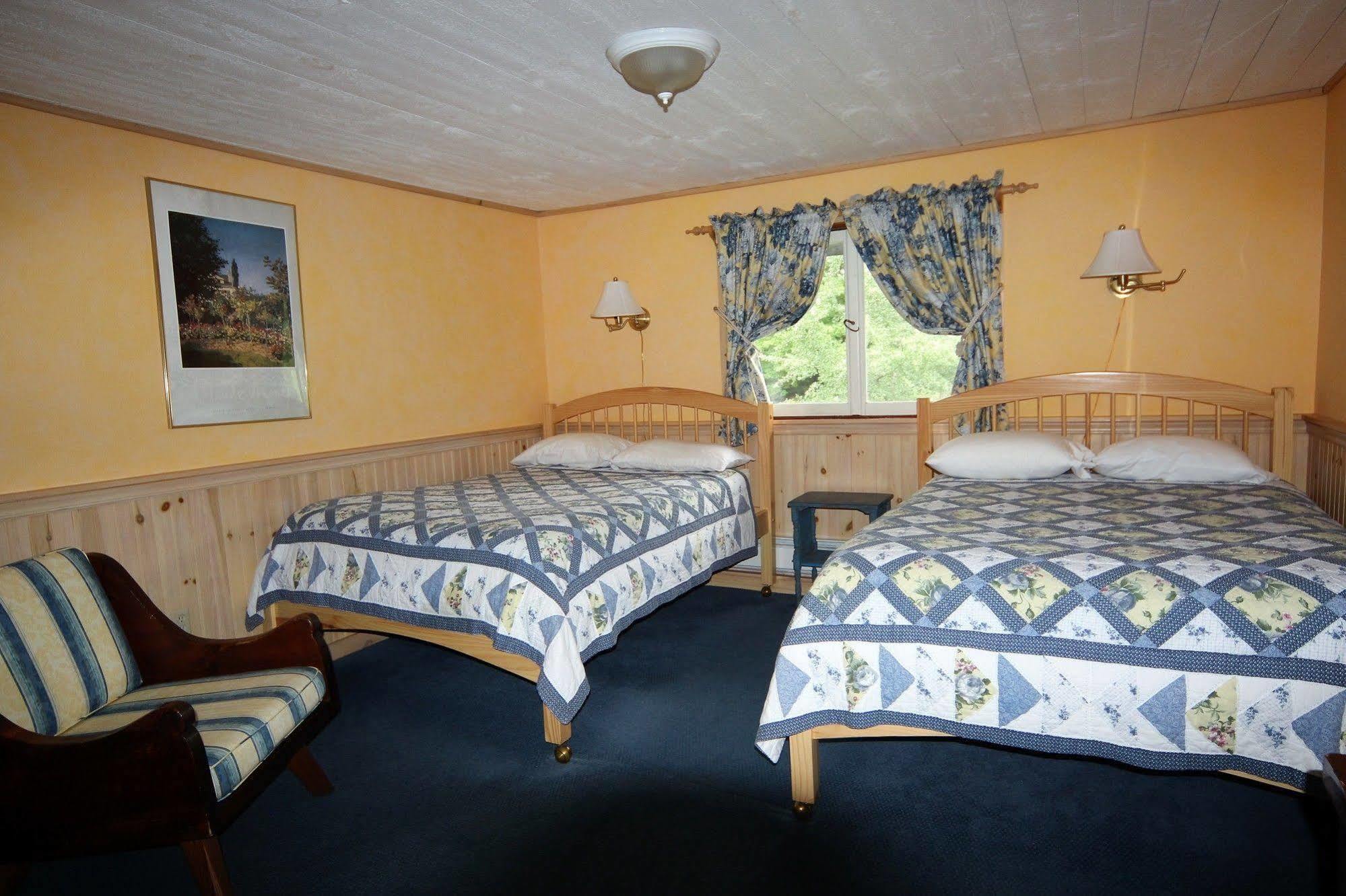 Blue Gentian Lodge At Magic Mountain Londonderry Экстерьер фото
