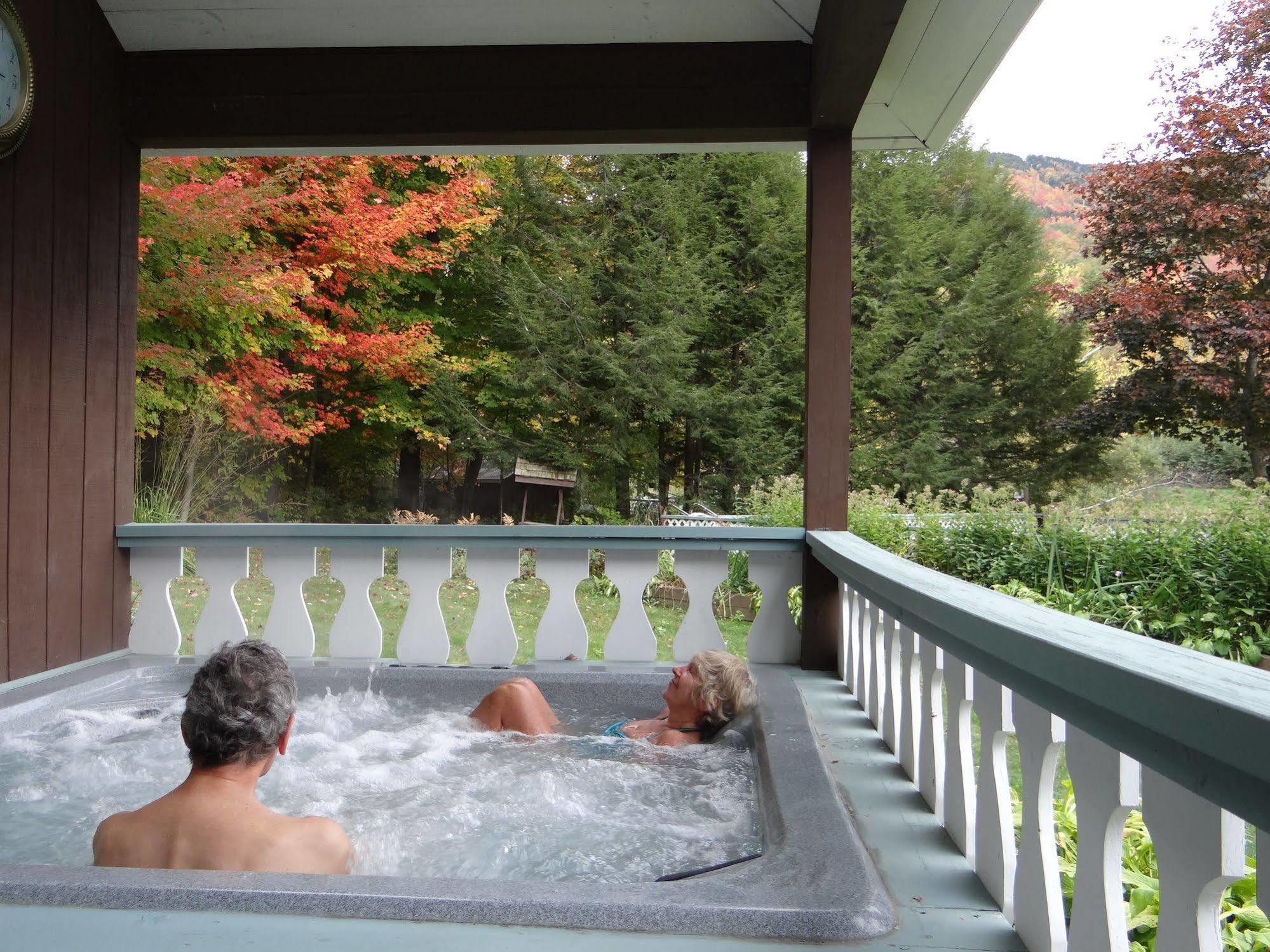 Blue Gentian Lodge At Magic Mountain Londonderry Экстерьер фото